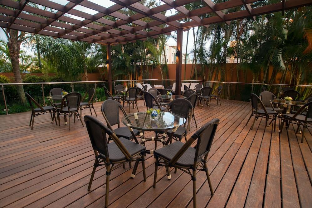 Готель Hodelpa Garden Court Сантьяго-де-лос-Трейнта-Кабальєрос Екстер'єр фото