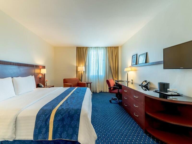 Готель Hodelpa Garden Court Сантьяго-де-лос-Трейнта-Кабальєрос Екстер'єр фото
