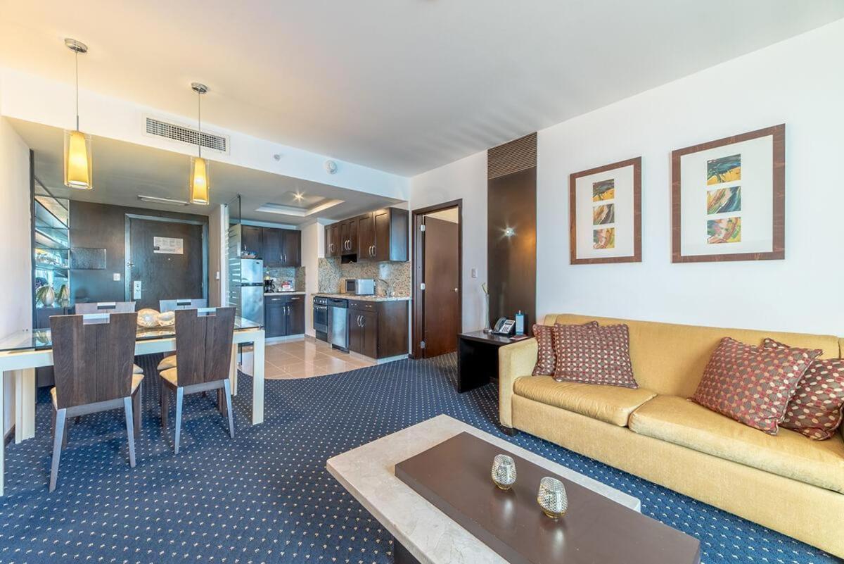 Готель Hodelpa Garden Court Сантьяго-де-лос-Трейнта-Кабальєрос Екстер'єр фото