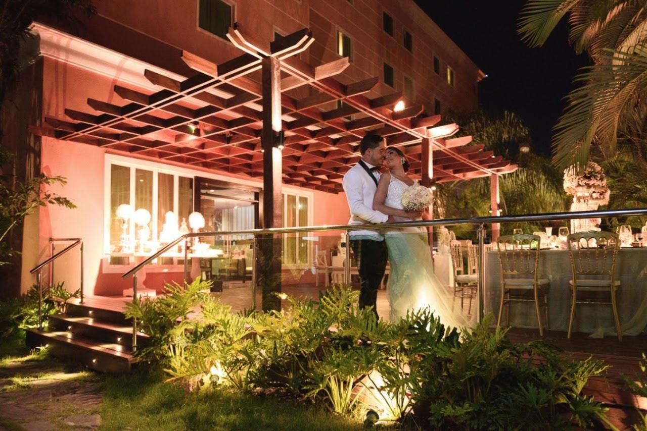 Готель Hodelpa Garden Court Сантьяго-де-лос-Трейнта-Кабальєрос Екстер'єр фото