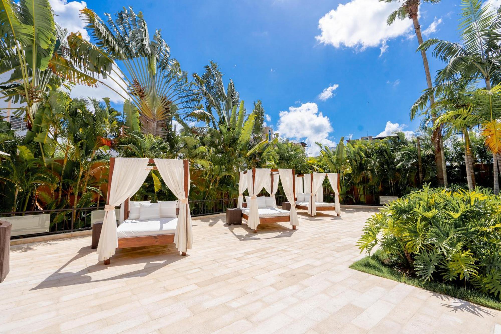 Готель Hodelpa Garden Court Сантьяго-де-лос-Трейнта-Кабальєрос Екстер'єр фото