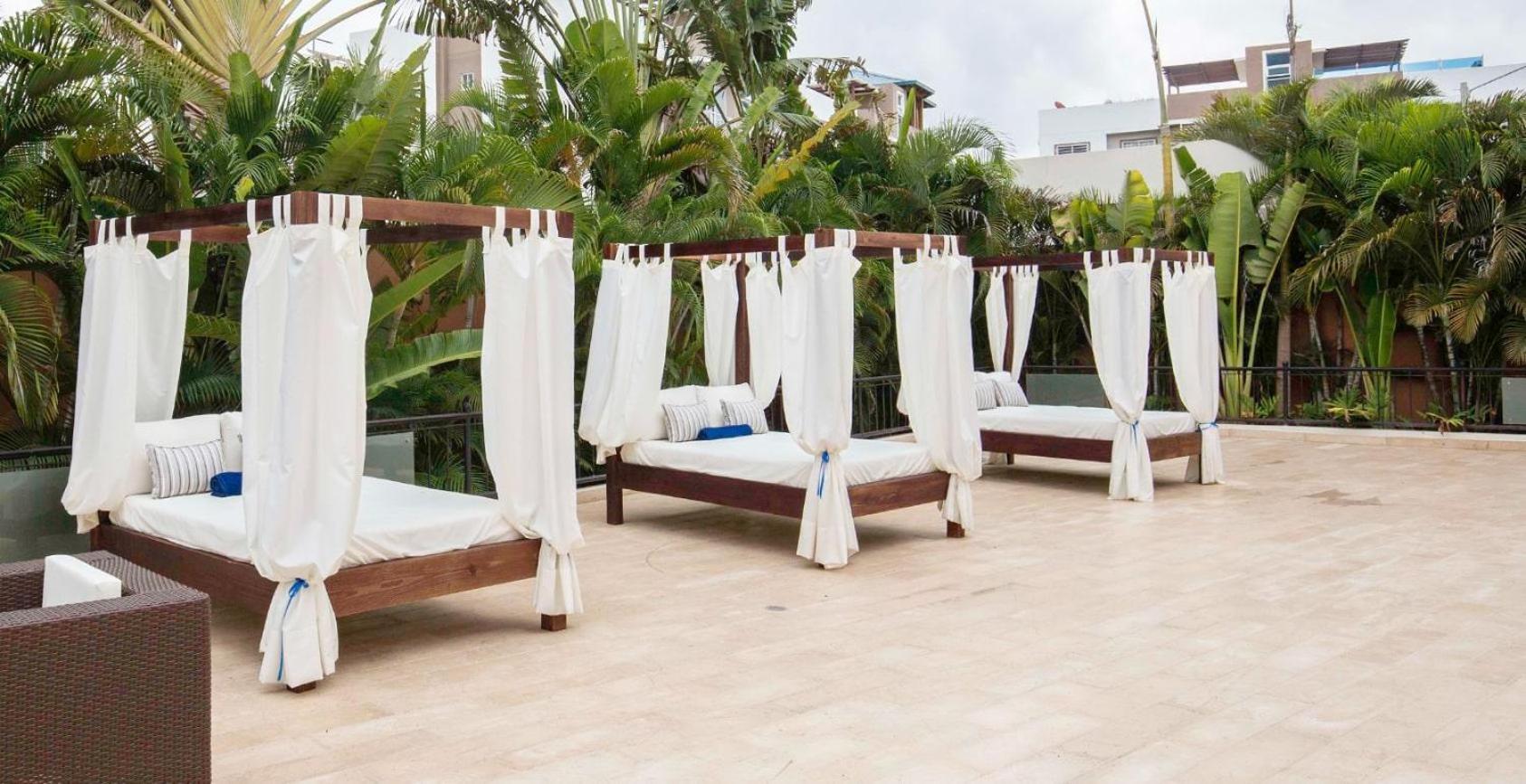 Готель Hodelpa Garden Court Сантьяго-де-лос-Трейнта-Кабальєрос Екстер'єр фото