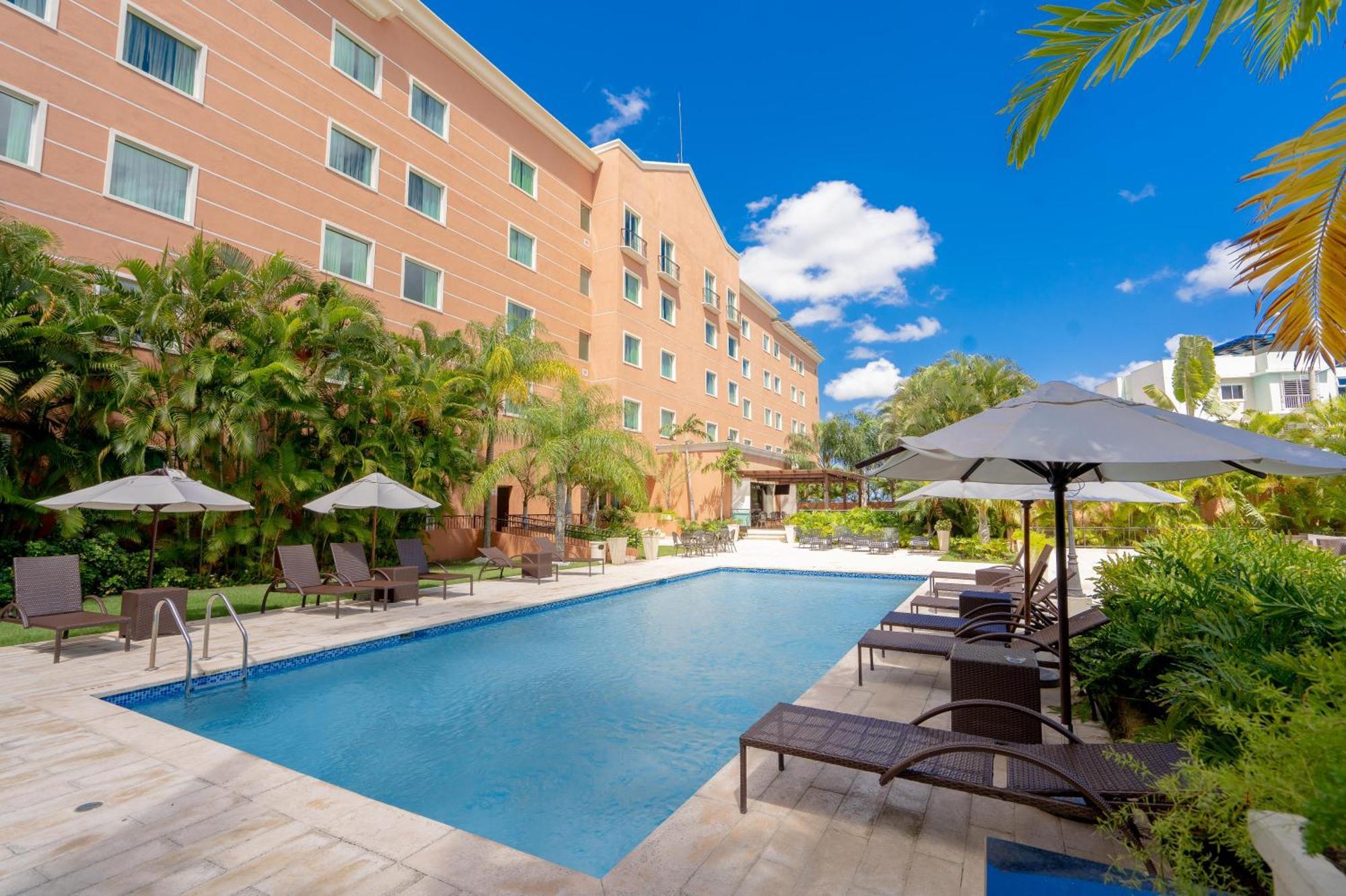 Готель Hodelpa Garden Court Сантьяго-де-лос-Трейнта-Кабальєрос Екстер'єр фото