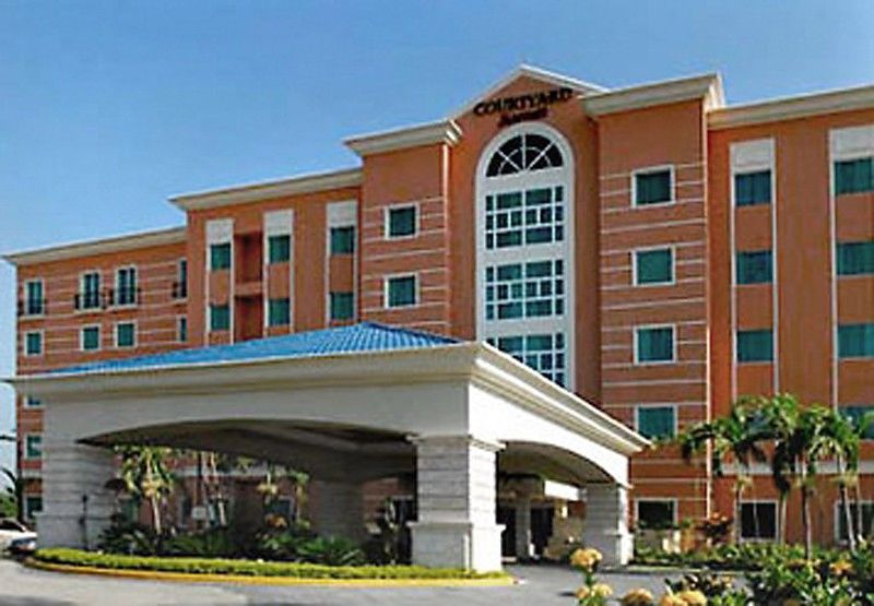 Готель Hodelpa Garden Court Сантьяго-де-лос-Трейнта-Кабальєрос Екстер'єр фото