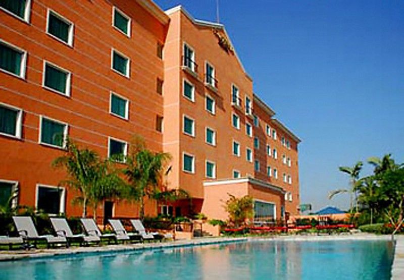Готель Hodelpa Garden Court Сантьяго-де-лос-Трейнта-Кабальєрос Екстер'єр фото